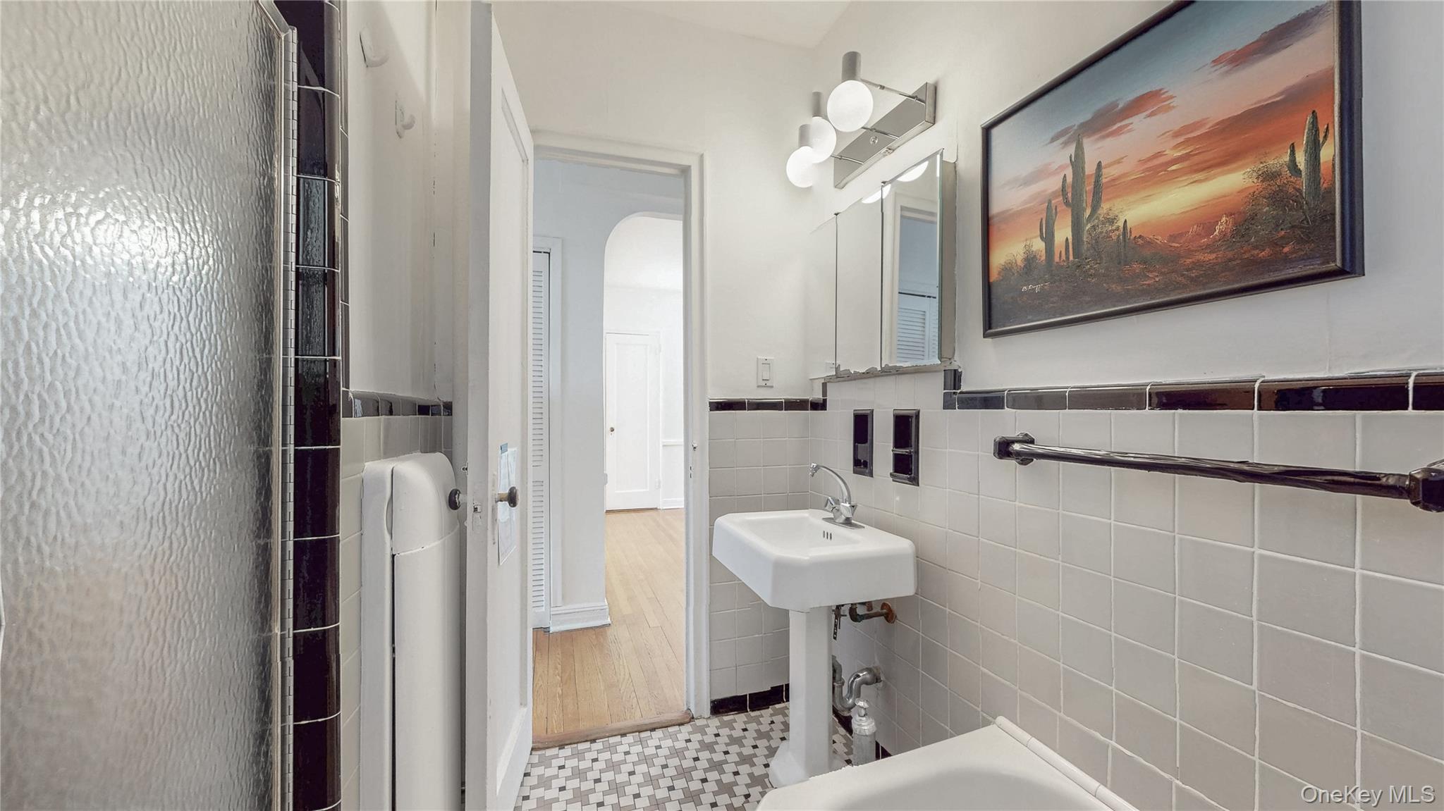 69-40 Yellowstone Boulevard # 407, Forest Hills, NY 11375