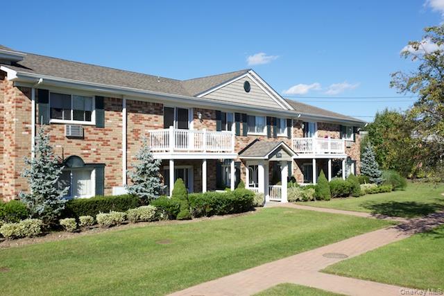 226 Lakeland Avenue # G-2, Sayville, NY 11782