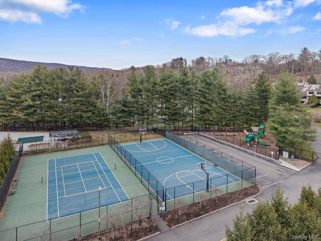 482 Iroquois Court, Suffern, NY 10901