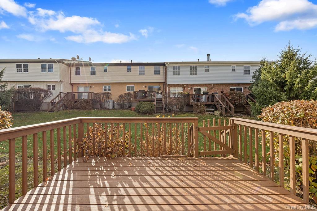 482 Iroquois Court, Suffern, NY 10901