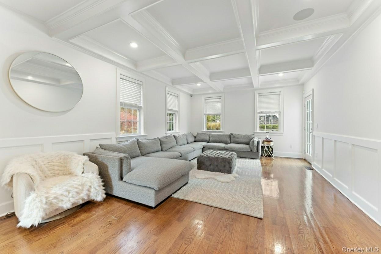 33 De Liso Lane, Mahopac, NY 10541