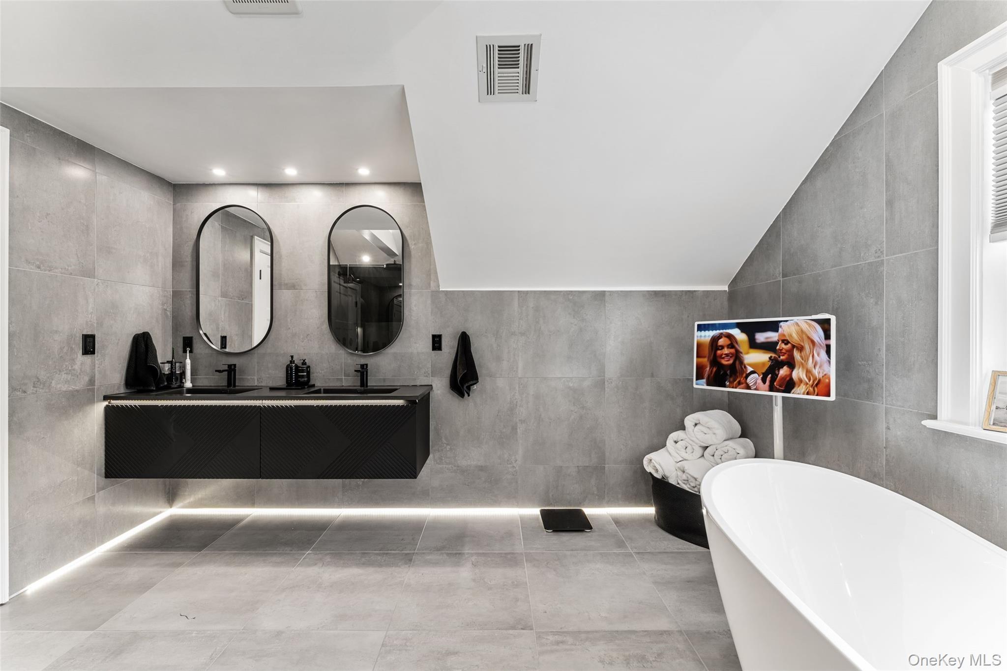 33 De Liso Lane, Mahopac, NY 10541