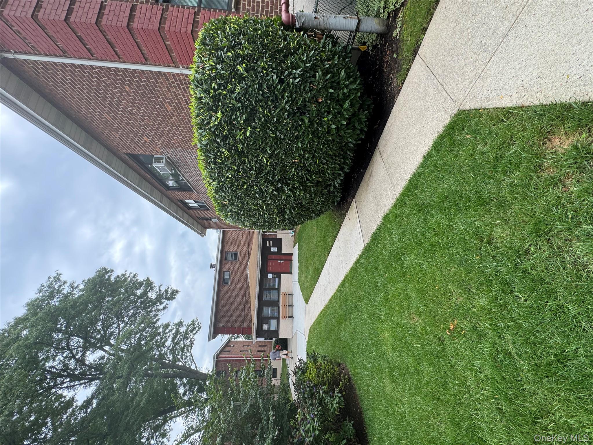 91 Tulip Avenue # C2, Floral Park, NY 11001