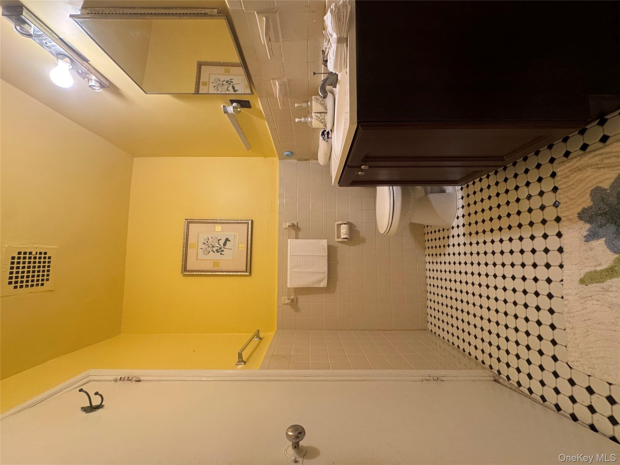 91 Tulip Avenue # C2, Floral Park, NY 11001