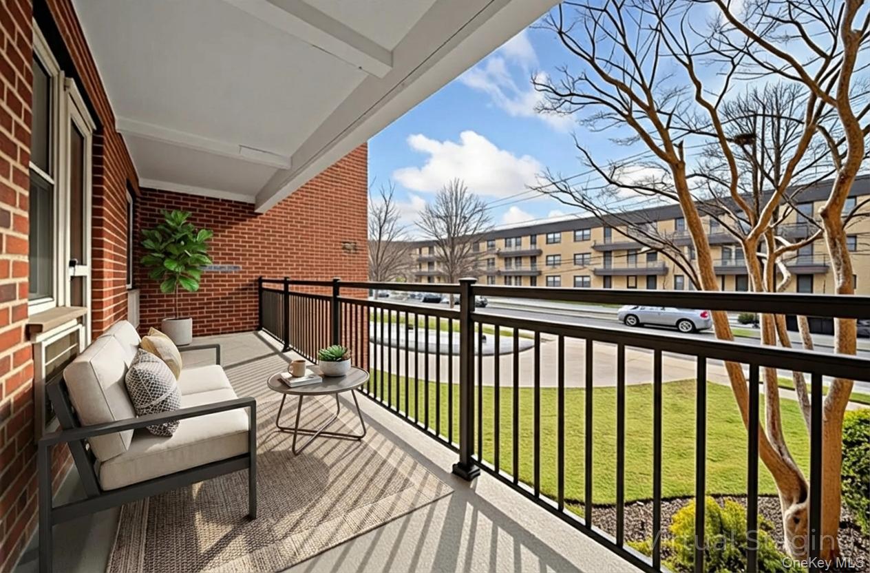 25 Chapel Place # 1H, Great Neck, NY 11021