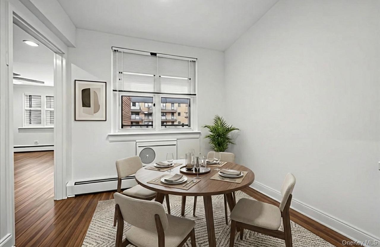 25 Chapel Place # 1H, Great Neck, NY 11021