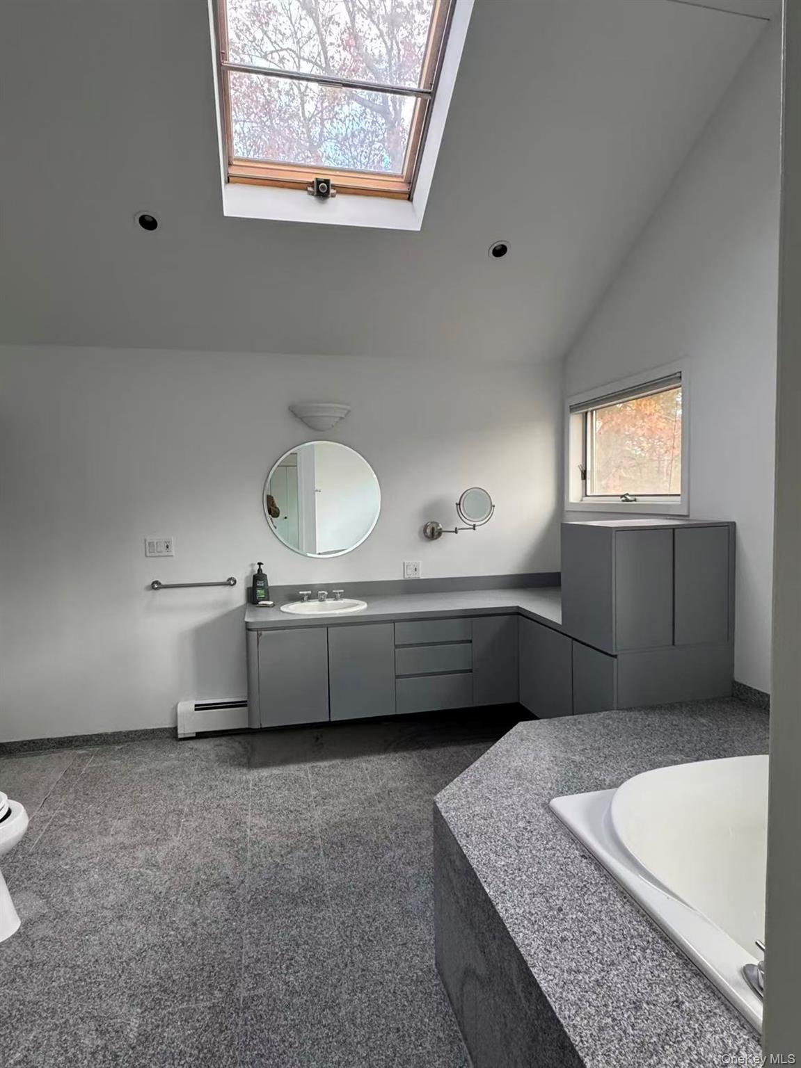 4 Norgate Road, Glen Head, NY 11545