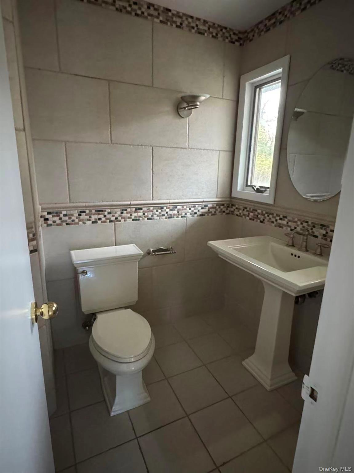 4 Norgate Road, Glen Head, NY 11545