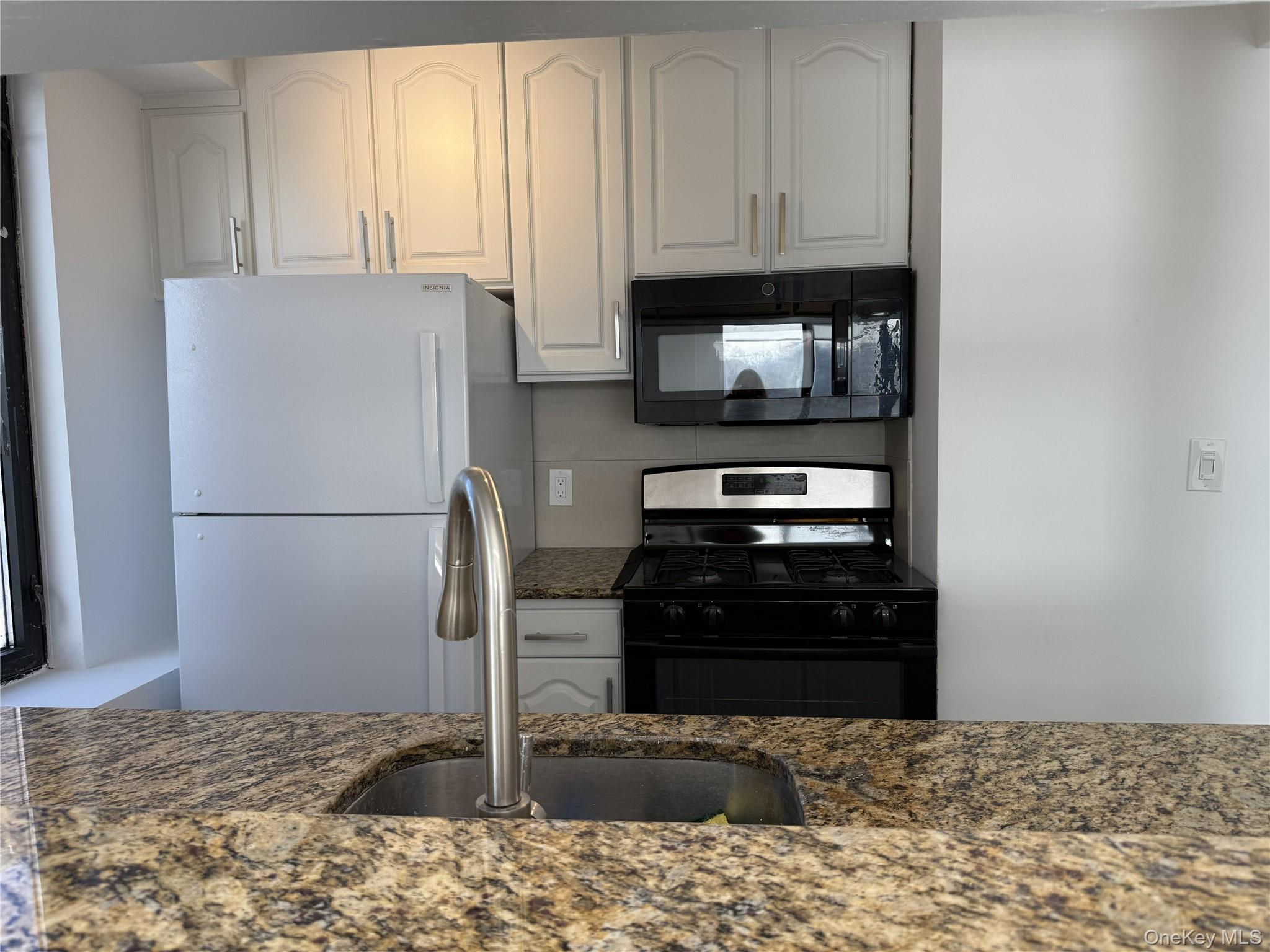 4 Martine Avenue # 416, White Plains, NY 10606