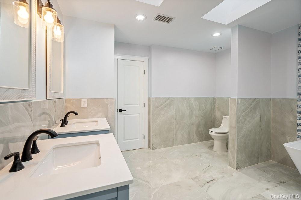 2 Heiko Court, Northport, NY 11768