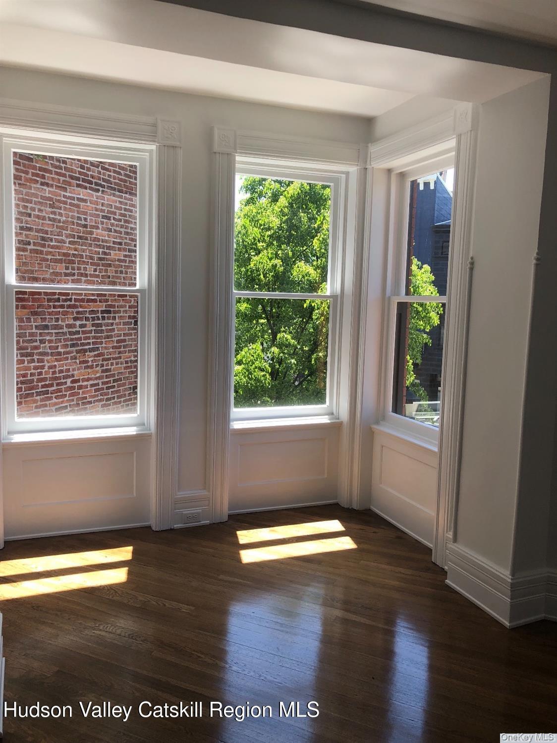 420 Warren, Hudson, NY 12534