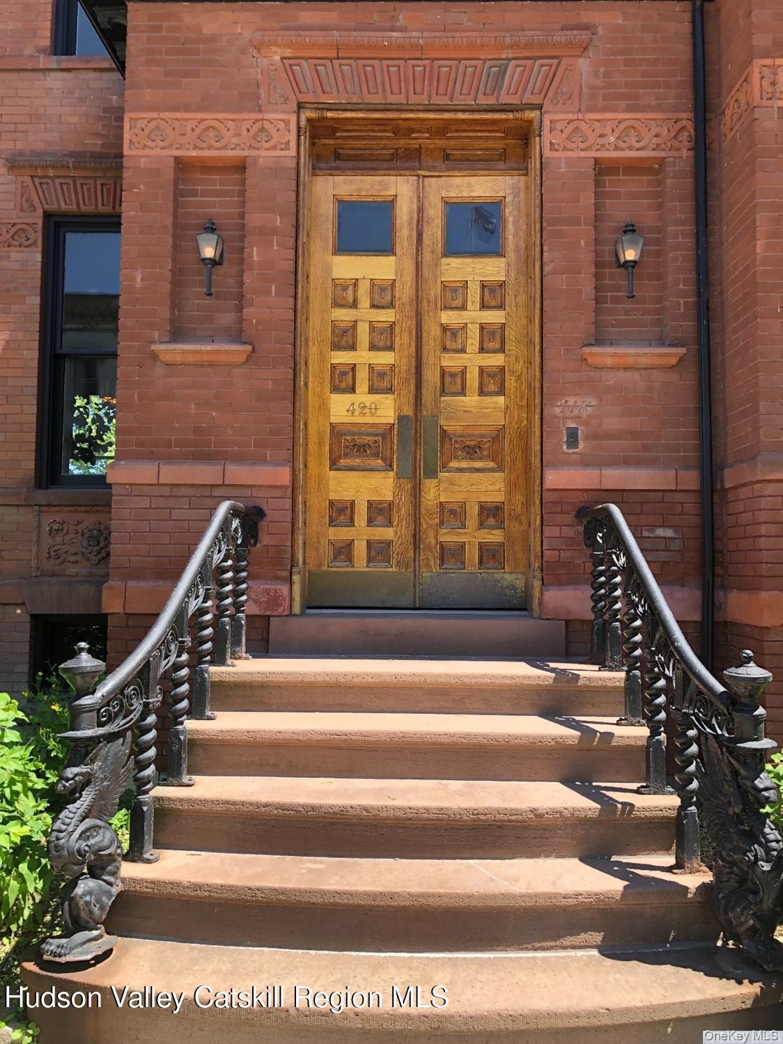 420 Warren, Hudson, NY 12534