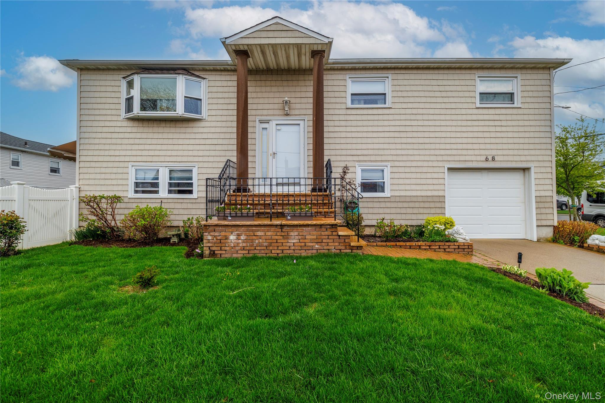 68 Lincoln Avenue, Island Park, NY 11558