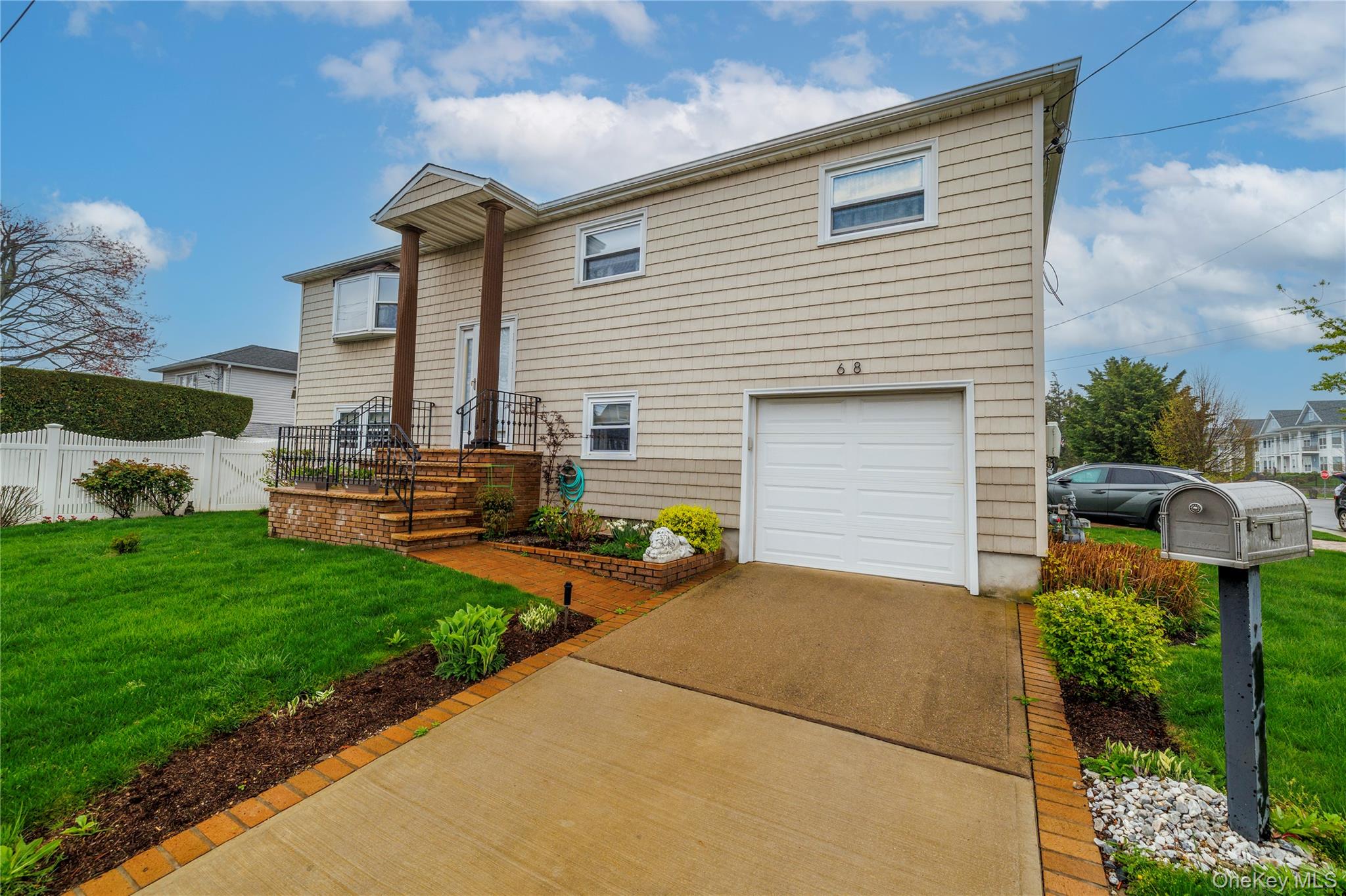 68 Lincoln Avenue, Island Park, NY 11558