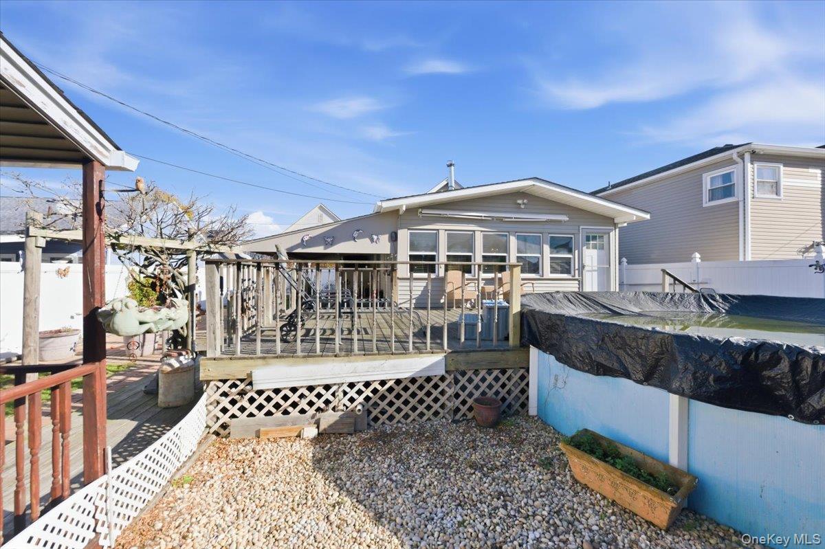 80 Newport Road, Island Park, NY 11558