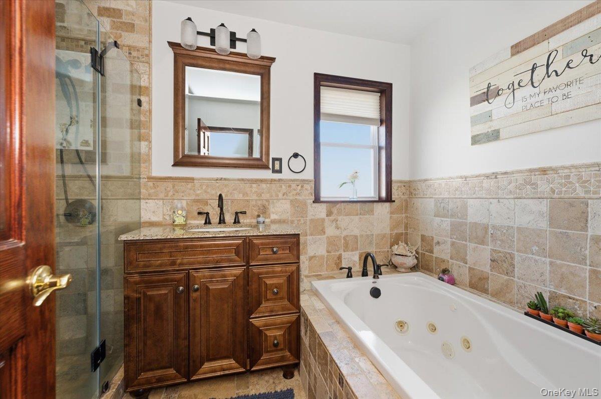 80 Newport Road, Island Park, NY 11558