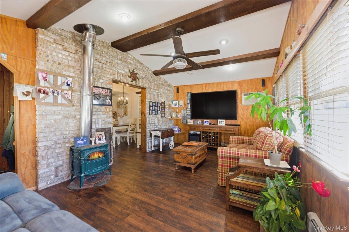 80 Newport Road, Island Park, NY 11558