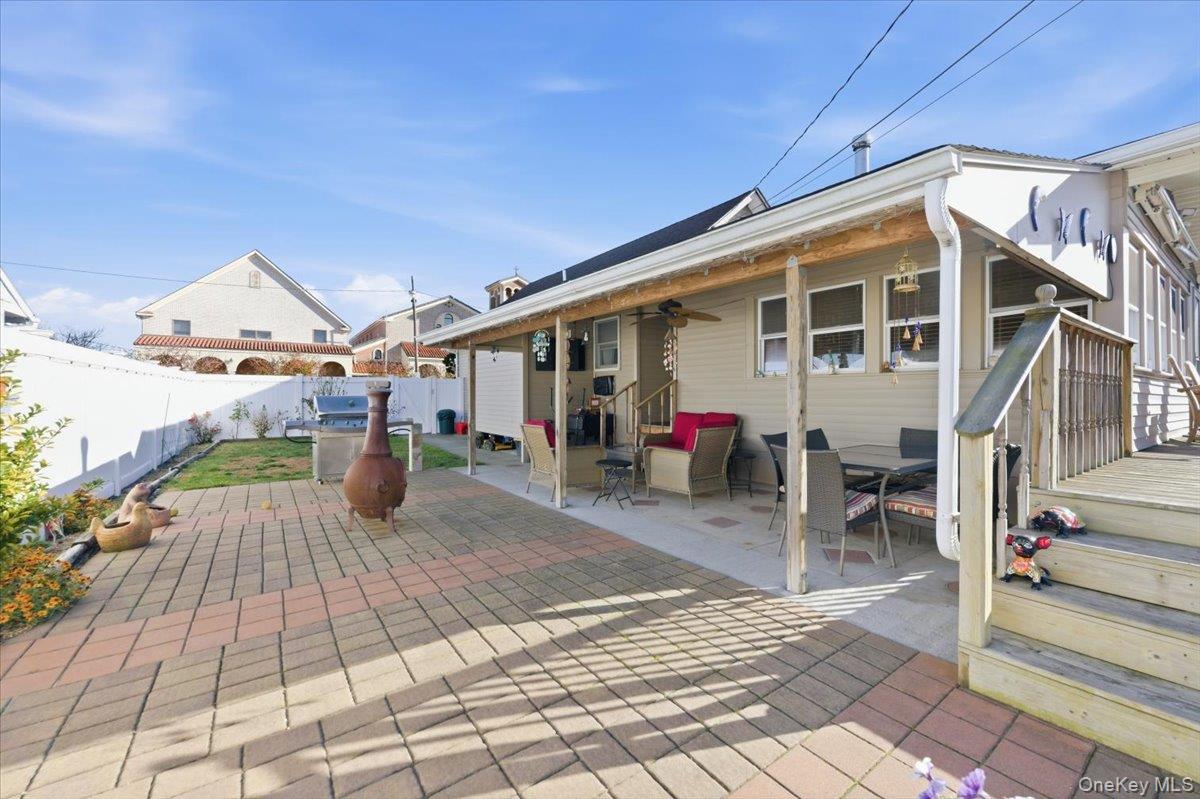 80 Newport Road, Island Park, NY 11558