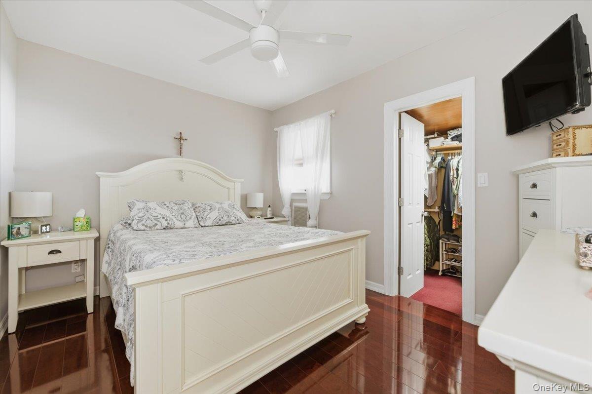 80 Newport Road, Island Park, NY 11558