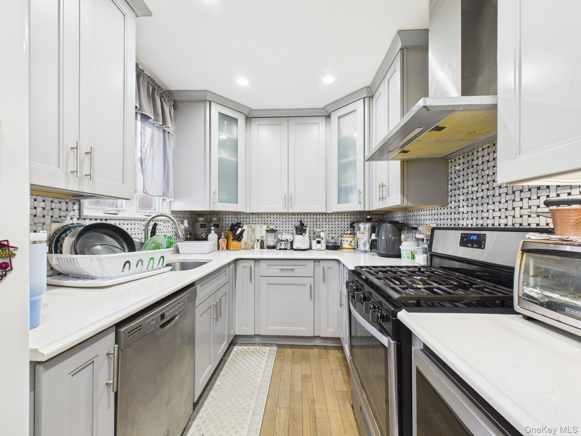 3234 Paulding Avenue, Bronx, NY 10469