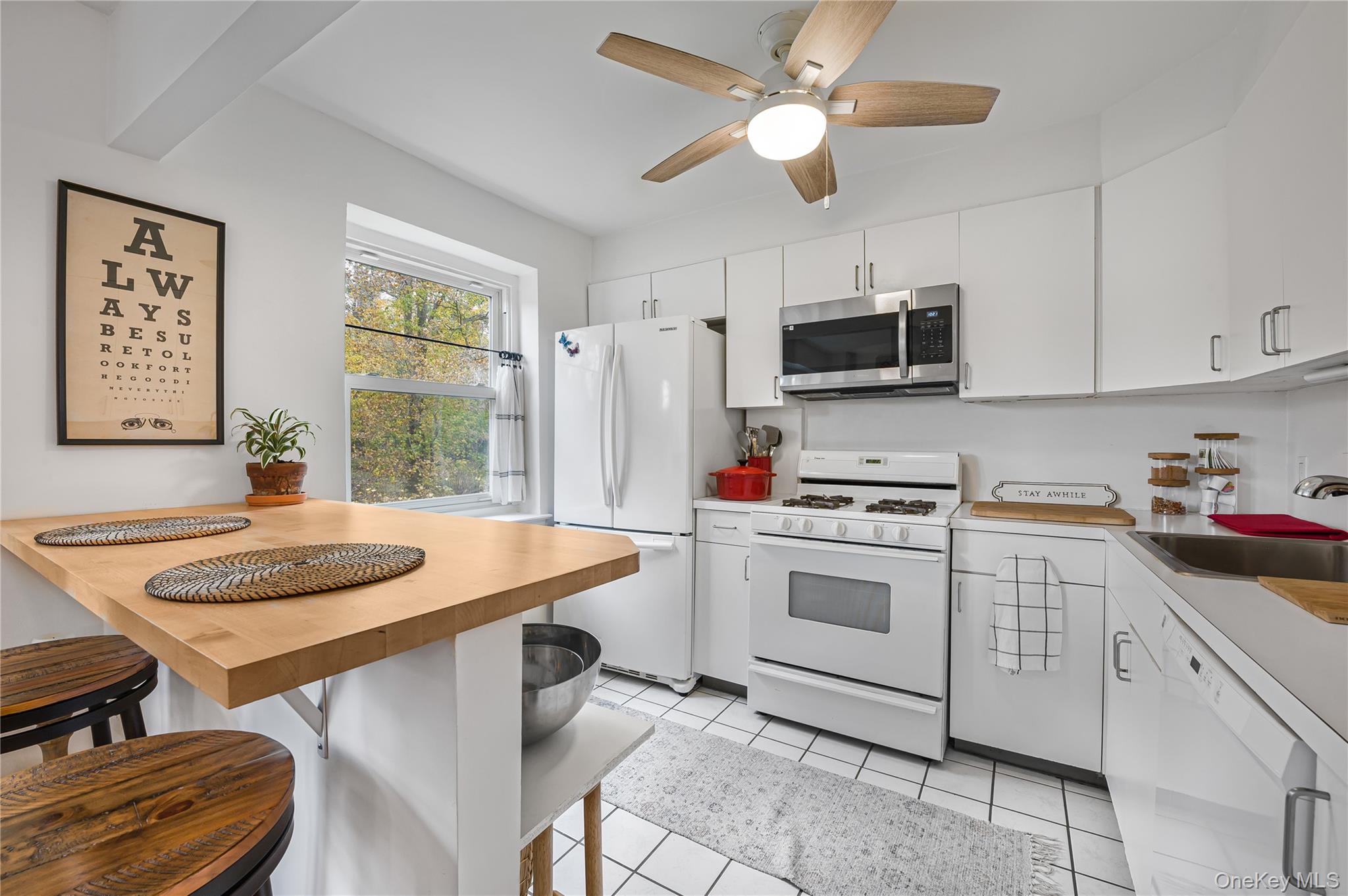 30 Pearsall Avenue # 2M, Glen Cove, NY 11542