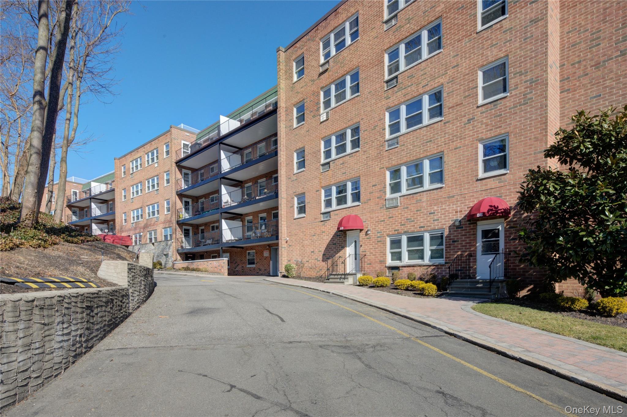 30 Pearsall Avenue # 2M, Glen Cove, NY 11542