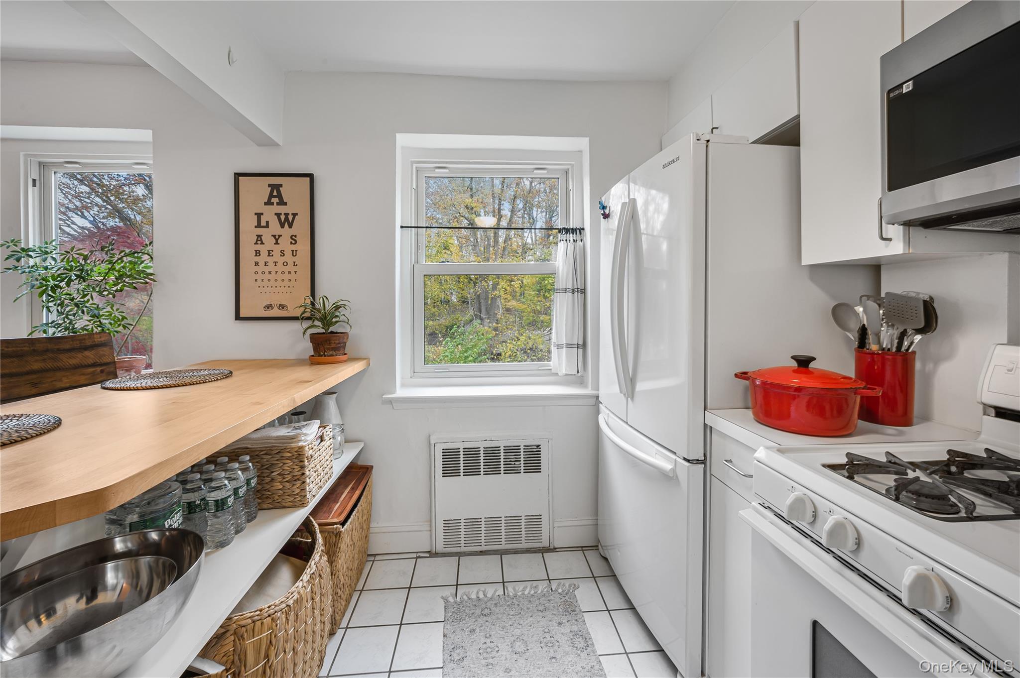 30 Pearsall Avenue # 2M, Glen Cove, NY 11542