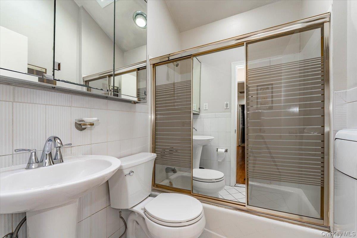 313 Forest Avenue, Woodmere, NY 11598