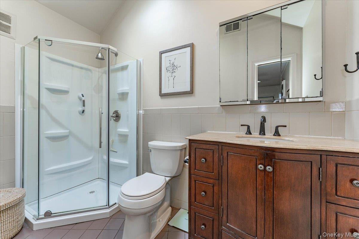 313 Forest Avenue, Woodmere, NY 11598