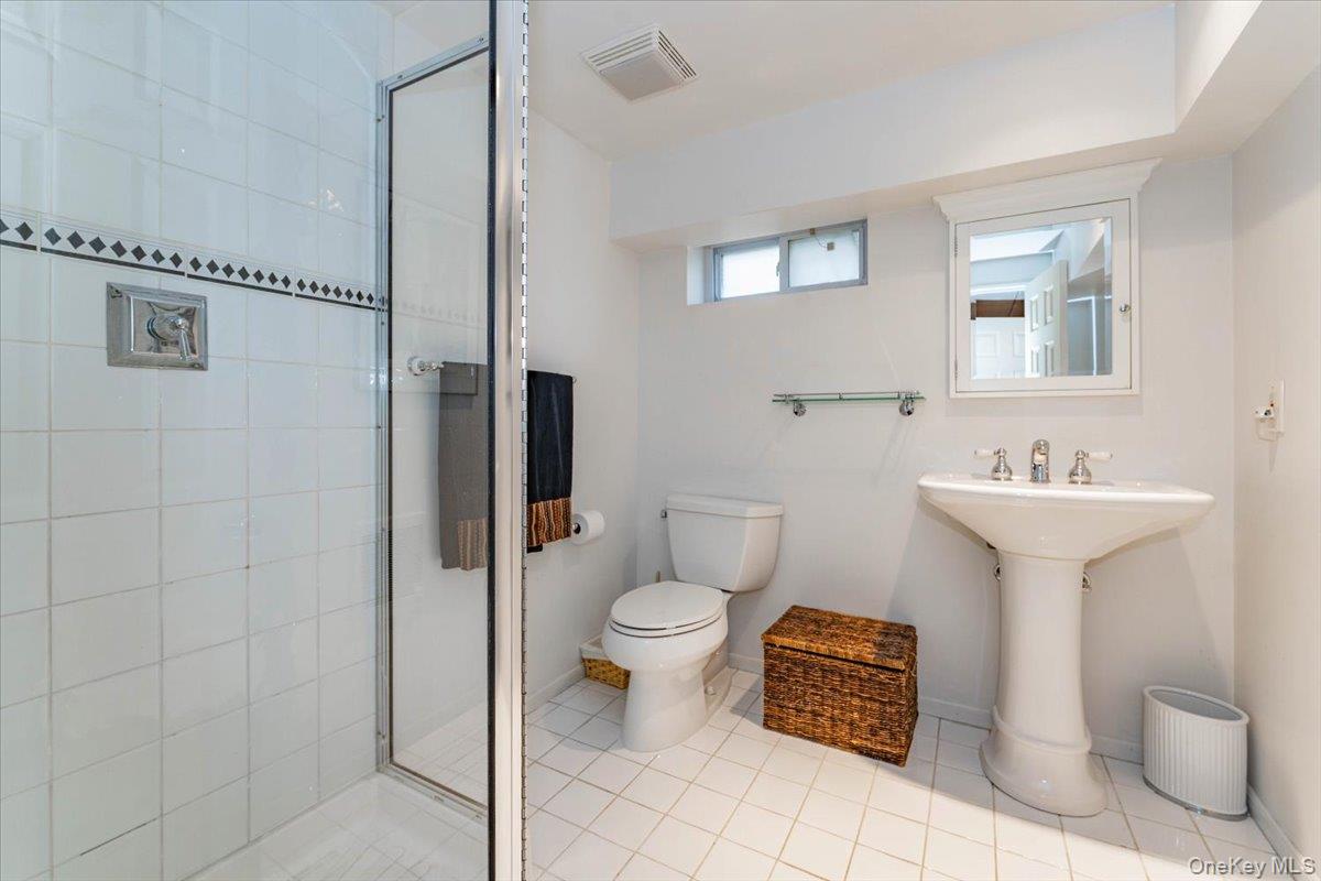 313 Forest Avenue, Woodmere, NY 11598