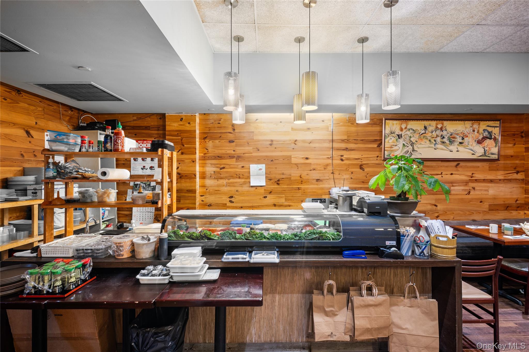 77 Middle Neck Rd, Great Neck, NY 11021