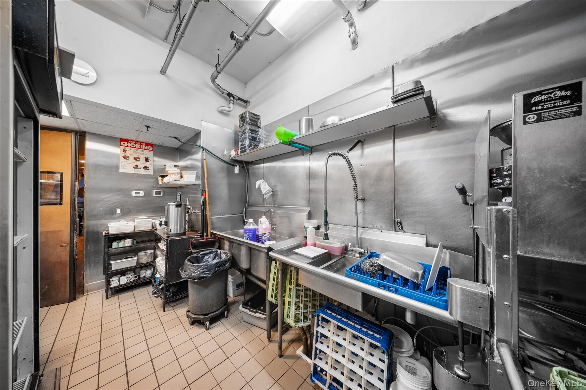 77 Middle Neck Rd, Great Neck, NY 11021