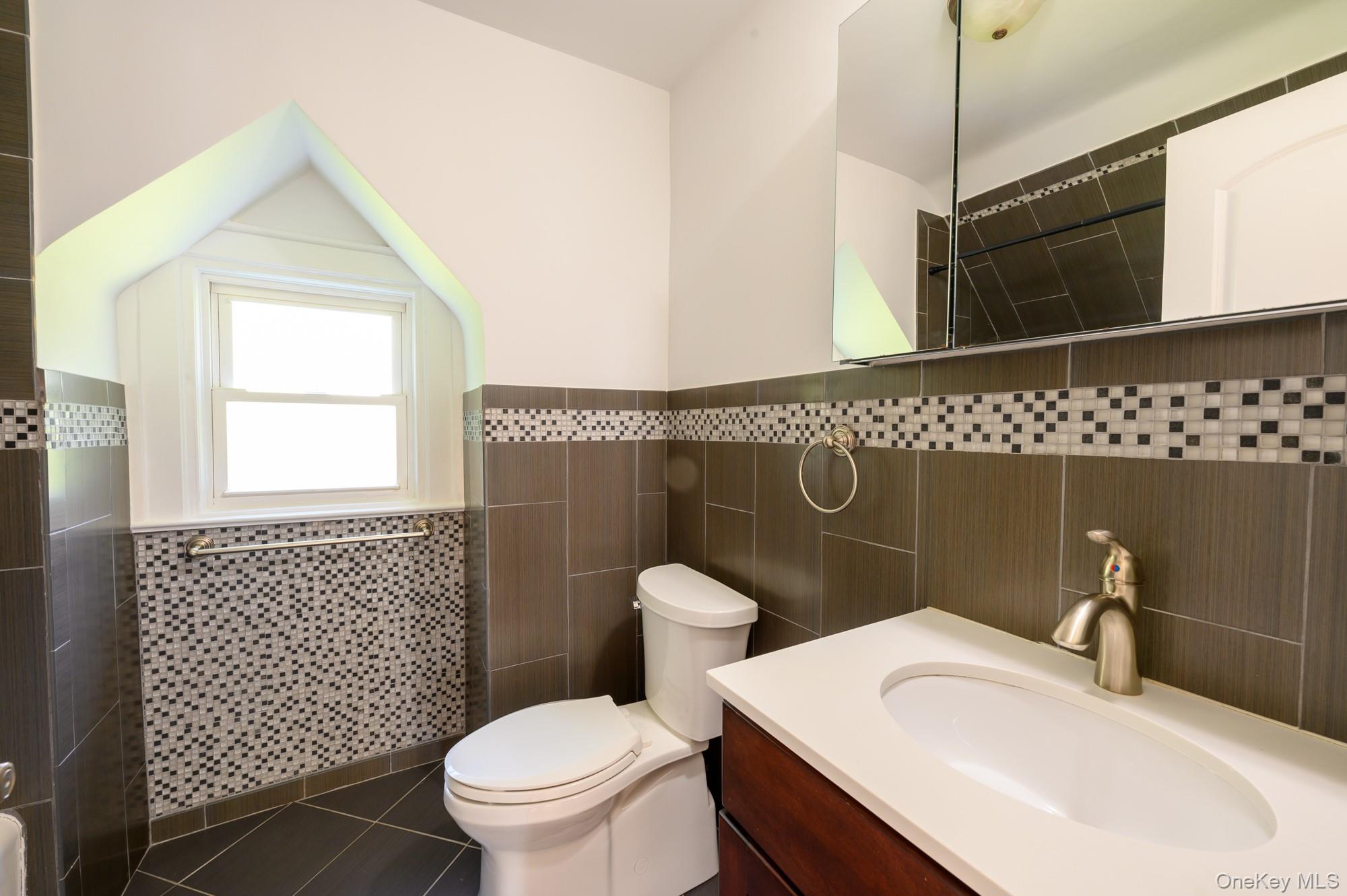 15 Ranger Place, New Rochelle, NY 10804