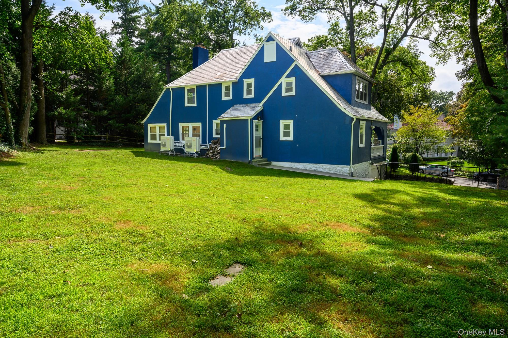 15 Ranger Place, New Rochelle, NY 10804