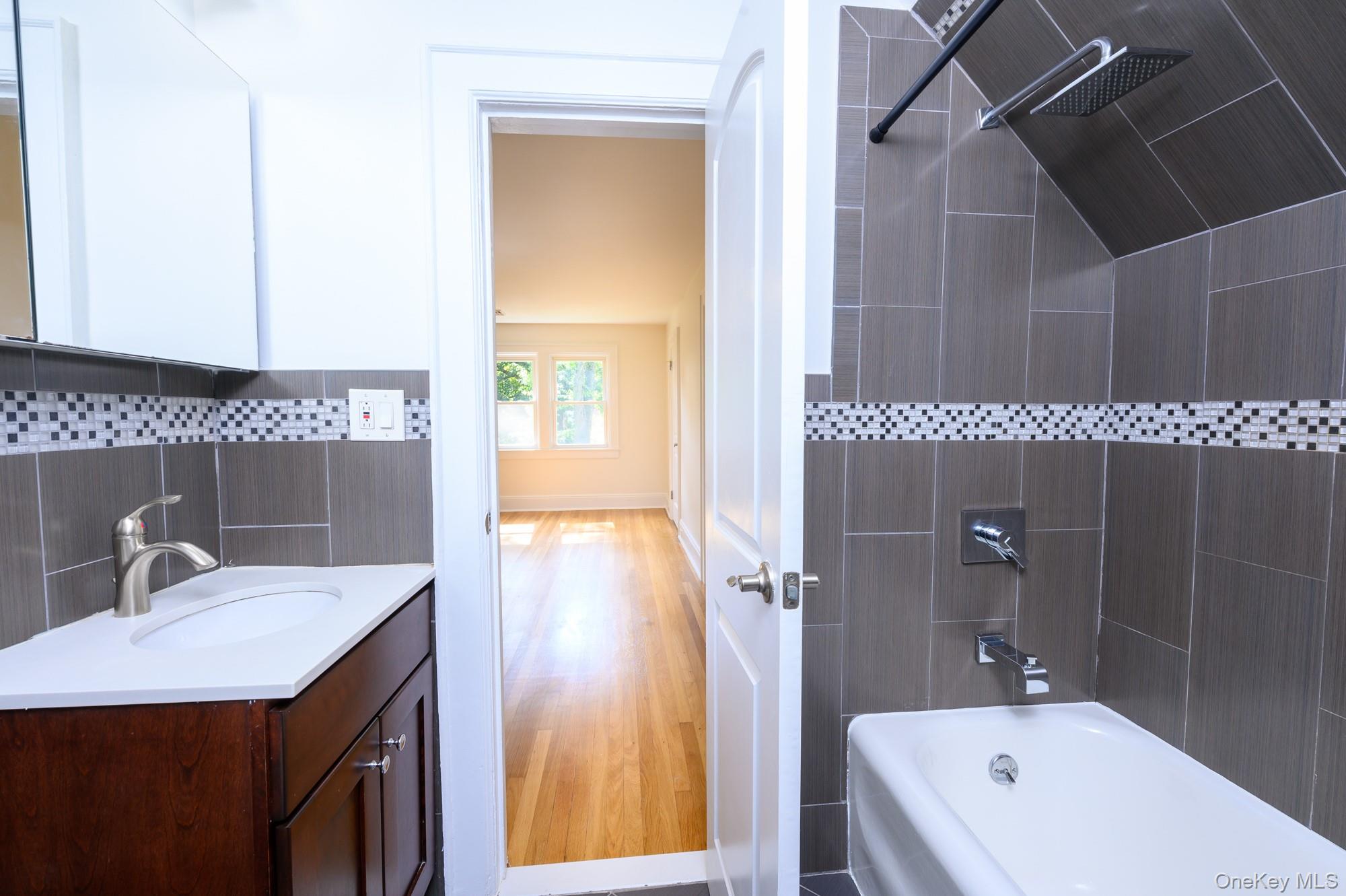 15 Ranger Place, New Rochelle, NY 10804