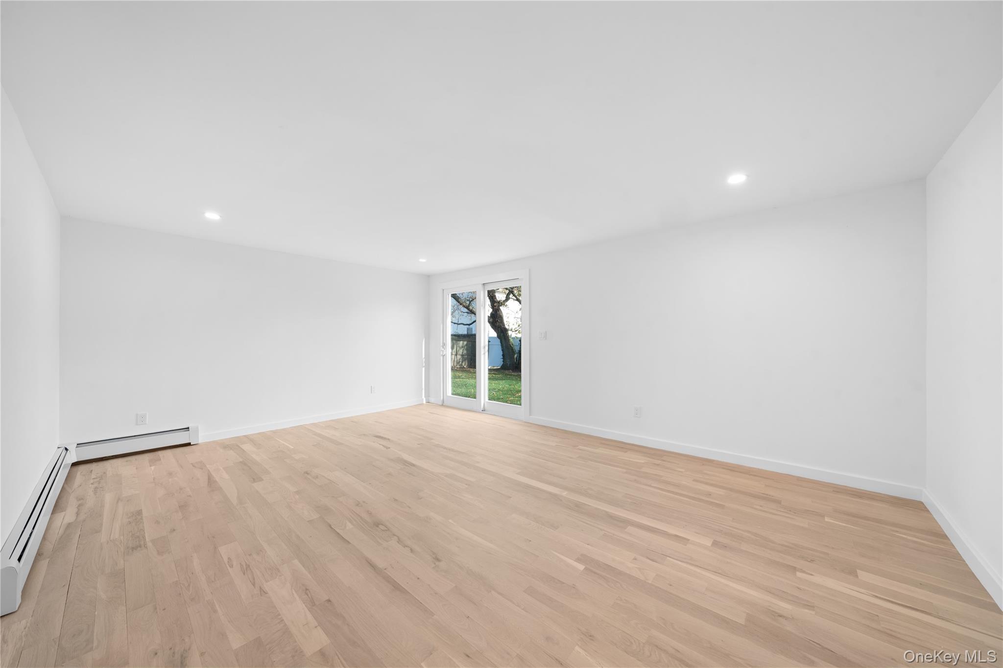 61 Lincoln Avenue, Deer Park, NY 11729