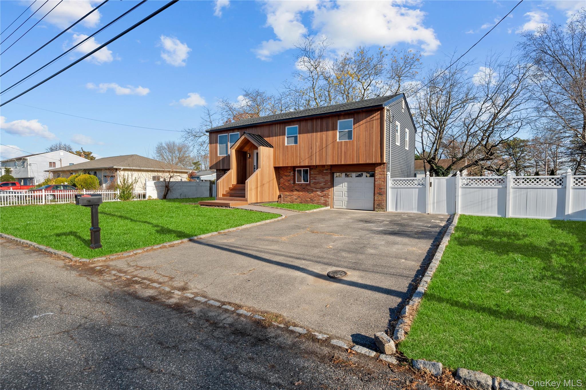 61 Lincoln Avenue, Deer Park, NY 11729