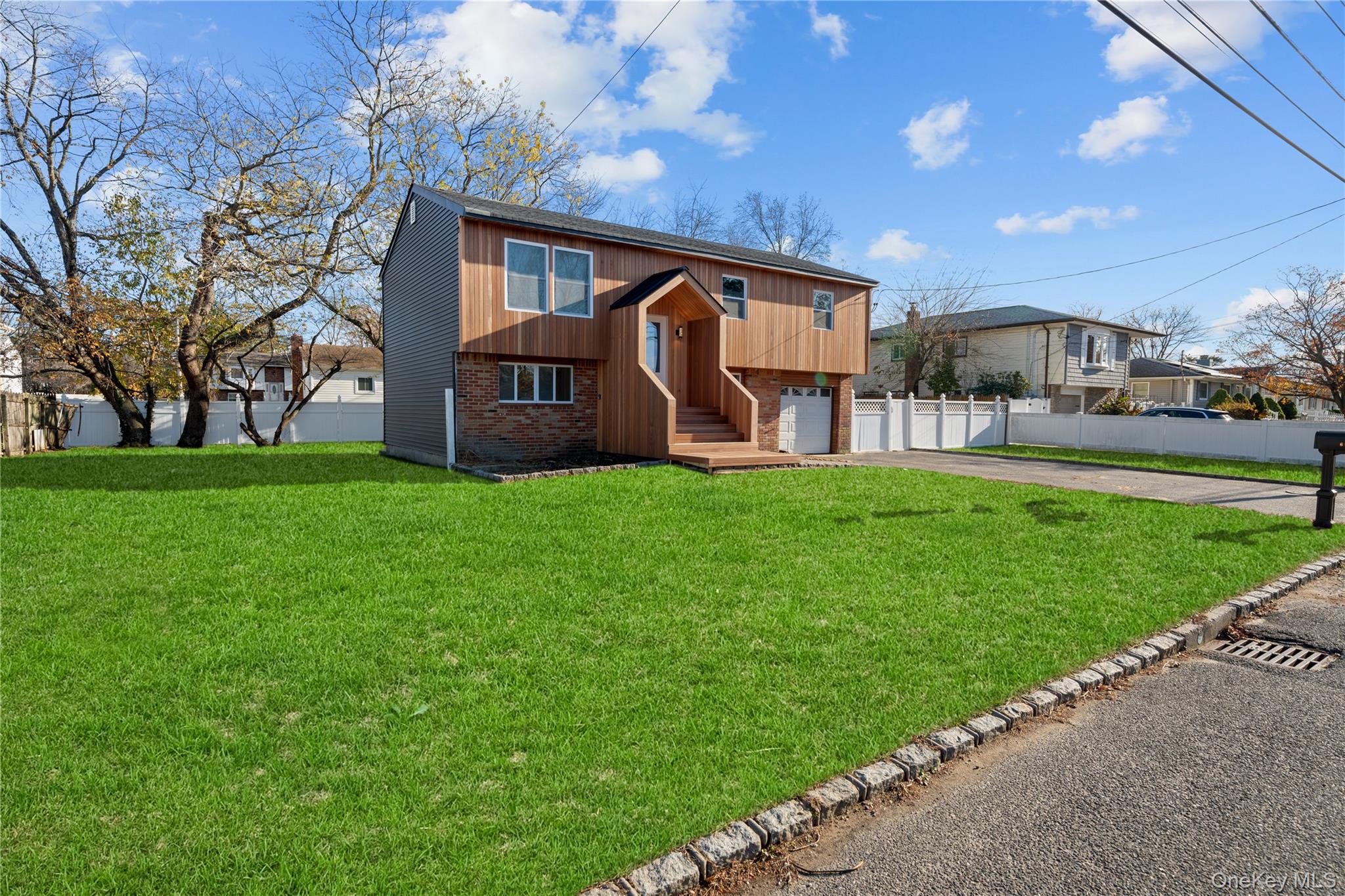 61 Lincoln Avenue, Deer Park, NY 11729