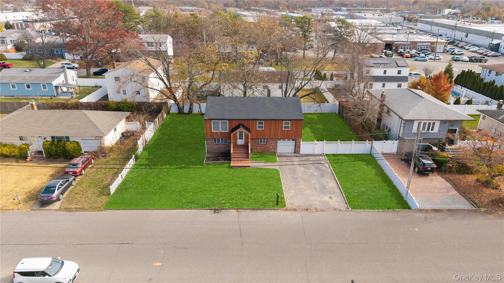 61 Lincoln Avenue, Deer Park, NY 11729