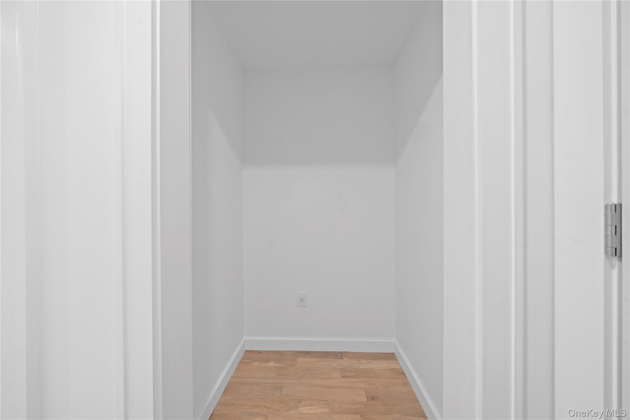 61 Lincoln Avenue, Deer Park, NY 11729