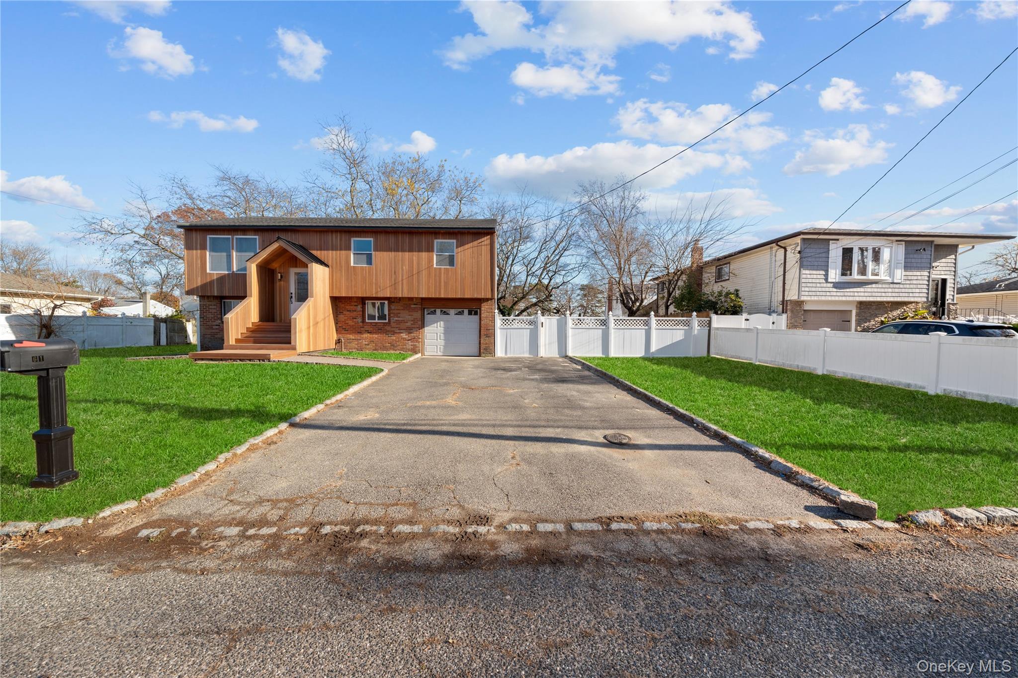 61 Lincoln Avenue, Deer Park, NY 11729