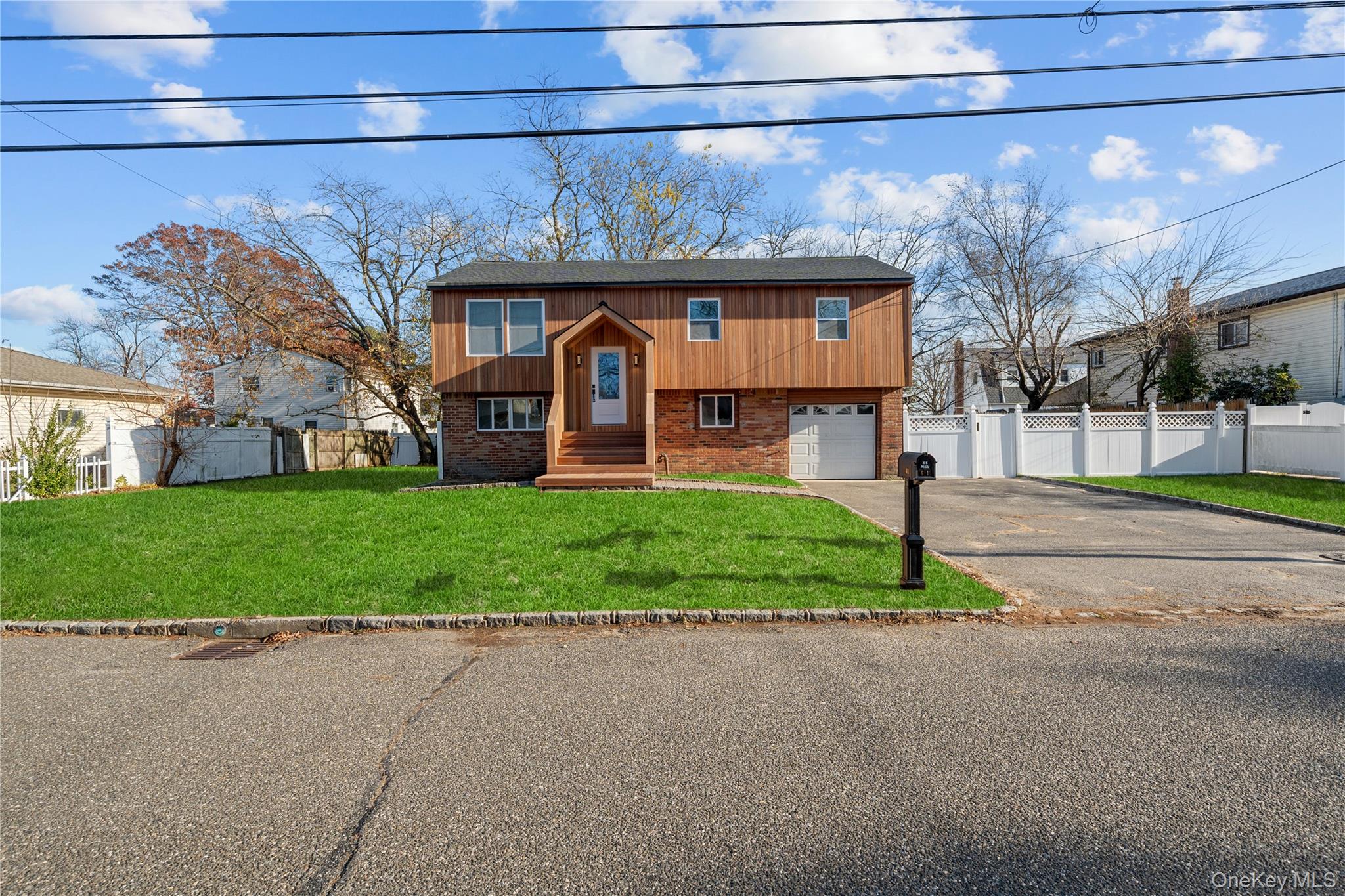 61 Lincoln Avenue, Deer Park, NY 11729