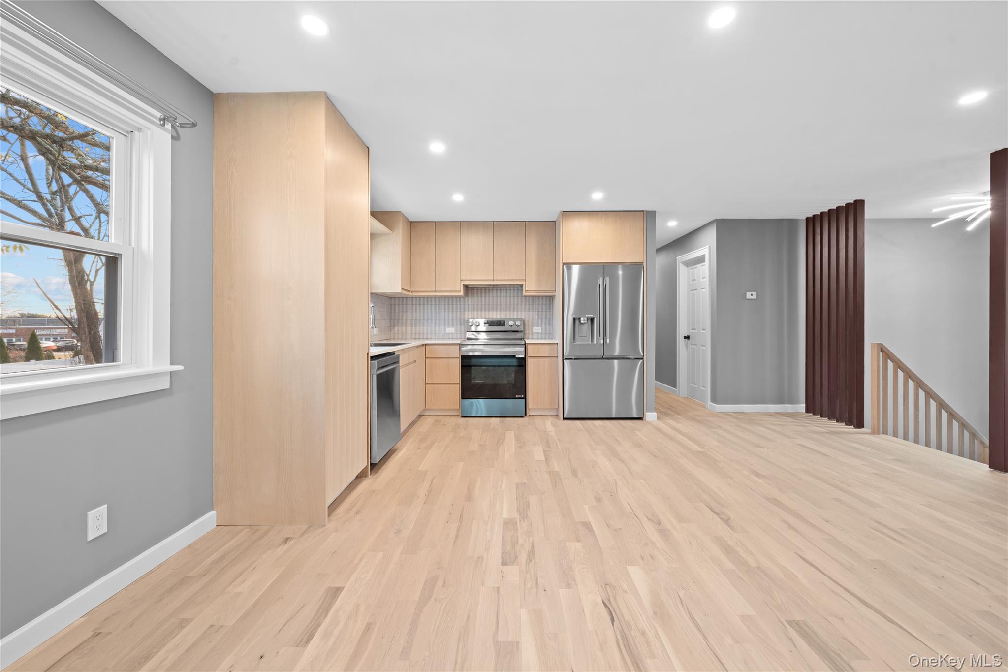 61 Lincoln Avenue, Deer Park, NY 11729