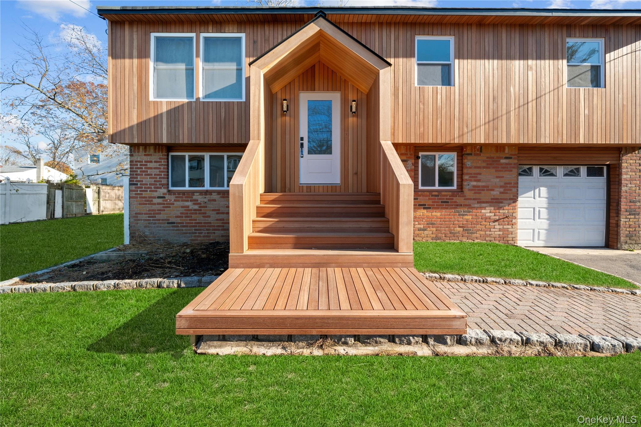 61 Lincoln Avenue, Deer Park, NY 11729