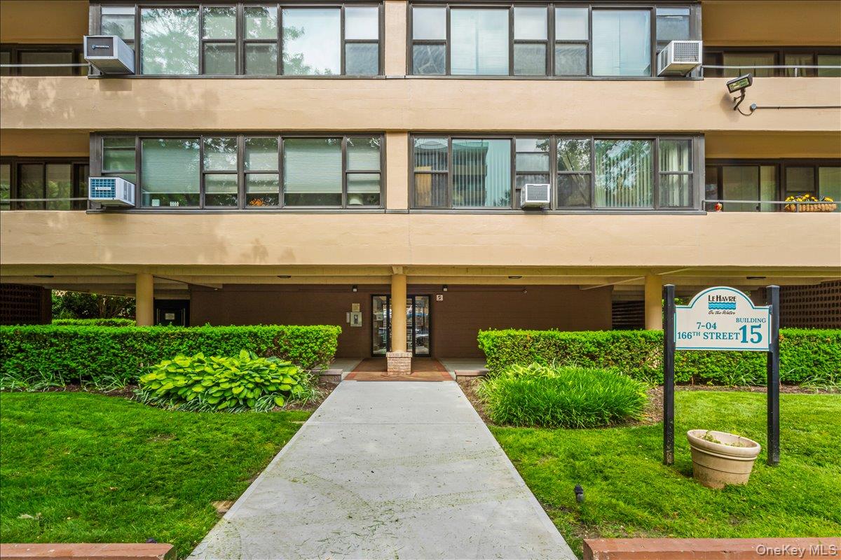 7-04 166th Street # 9A, Beechhurst, NY 11357