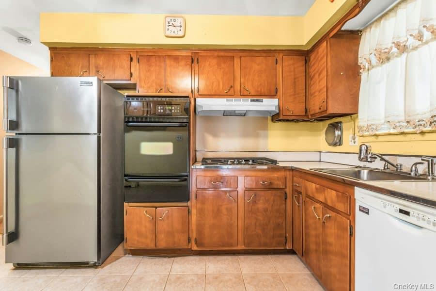 1070 Mahopac Road, West Hempstead, NY 11552