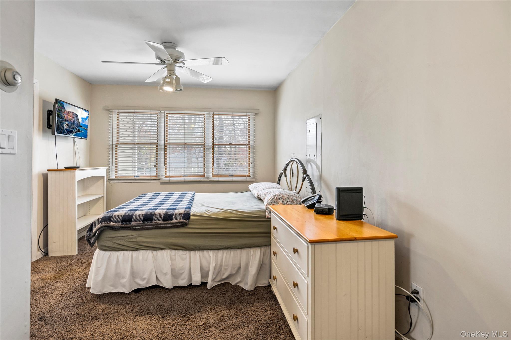 161 Fordham Avenue, Medford, NY 11763