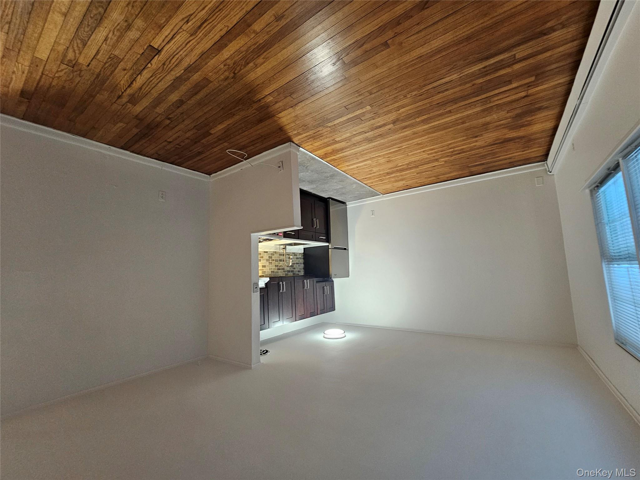 108-110 Orinoco Drive # 1c, Brightwaters, NY 11718