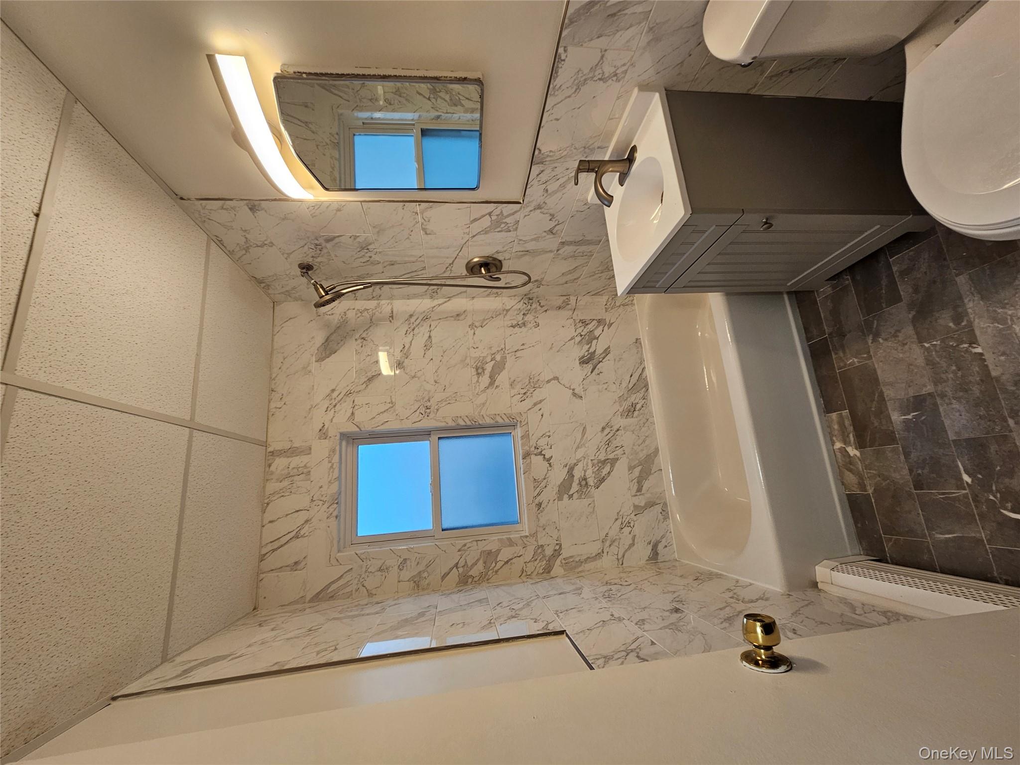 108-110 Orinoco Drive # 1c, Brightwaters, NY 11718