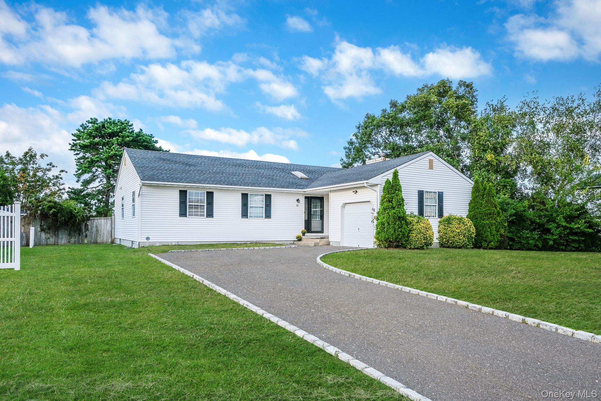 15 Sun Valley Lane, Bellport, NY 11713